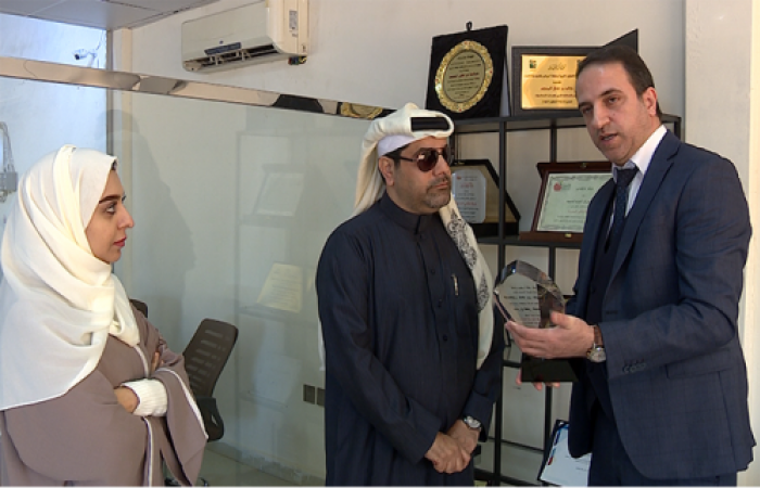 المنجم يحصل على درع الريادة العربية