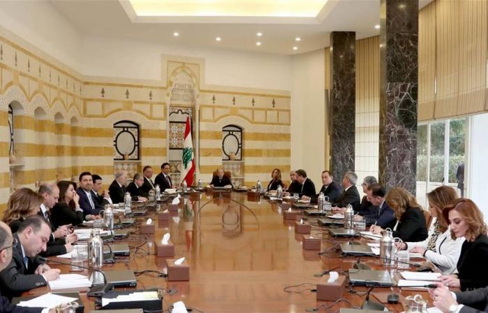 دياب: مجلس الوزراء يؤكد تقيده بالبيان الوزاري لناحية خطة الكهرباء
