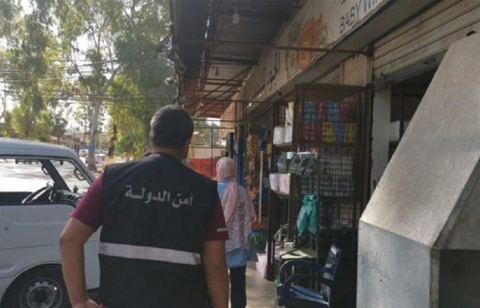 فريق من حماية المستهلك يجول على محال بيع المواد الغذائية