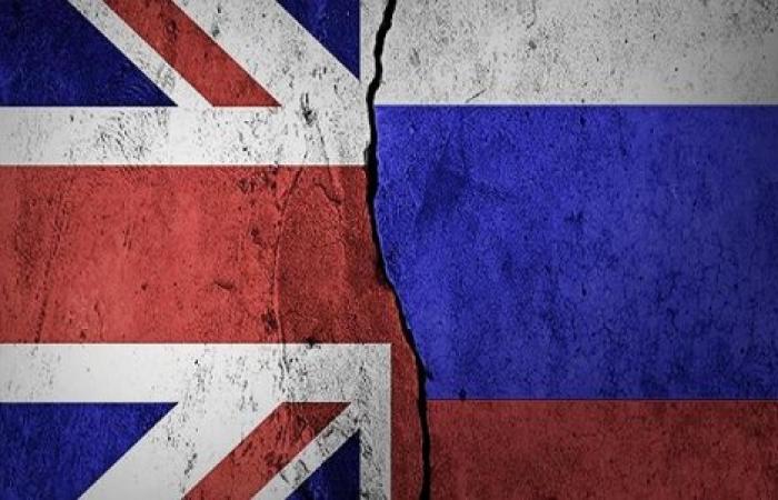 صفقات "دنيئة" وعمليات استخباراتية.. هل تشتعل حرب الظل بين موسكو ولندن؟