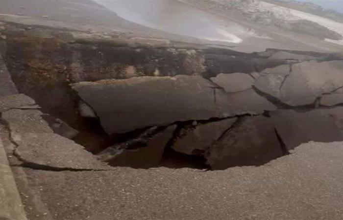 بالفيديو: انهيار جديد في جسر العريضة الحدودي