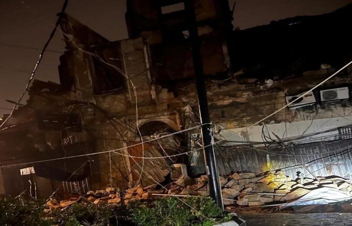 انهيار مبنى قديم في طرابلس