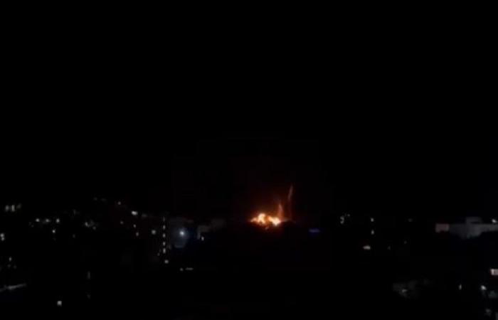 بالفيديو: استهداف المباني المهددة في الخرايب وانصار