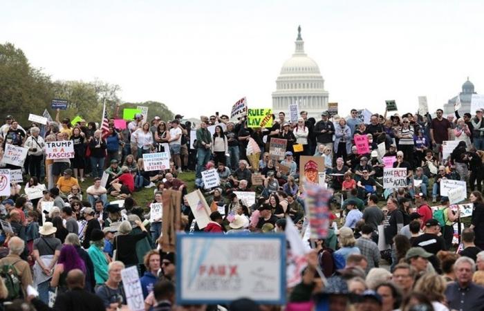 آلاف يتظاهرون في أميركا احتجاجا على سياسات ترامب