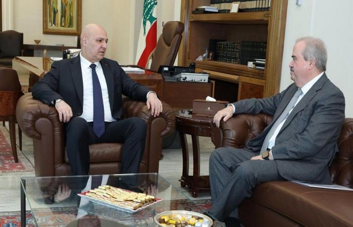 عون اطّلع من جابر على مسألة رواتب وأجور القطاع العام