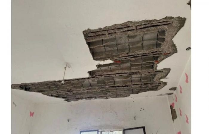 سقوط أجزاء من سقف منزل في برقايل.. والبلدية تتحرّك