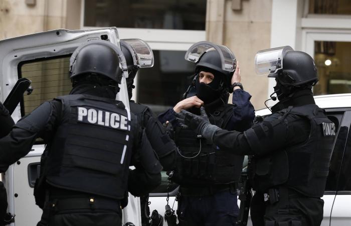 في فرنسا… اتّهام 5 أشخاص بتمويل “حماس”