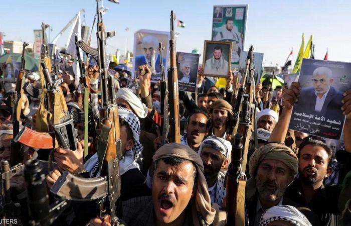 الحوثيون: القرار اتُّخذ بالوقوف عسكريًا إلى جانب إيران