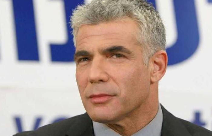 لابيد: على لبنان التعاون معنا ضد “الحزب”