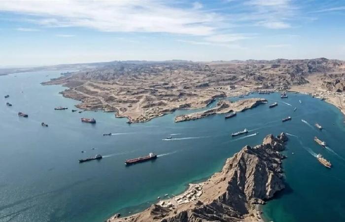 تراجع حركة السفن في هرمز