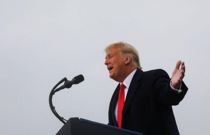 ترامب: امتلاك إيران سلاحاً نووياً سيجعل العالم رهينة