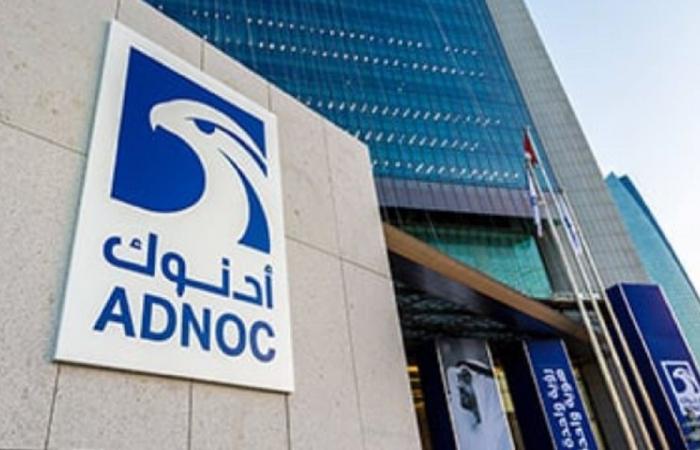 سفن الإمارات تلجأ إلى “العبور المظلم” لمضيق هرمز