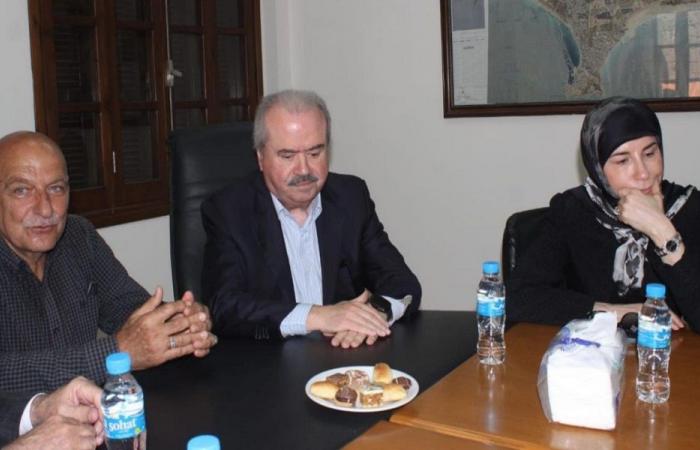 جابر: الأولوية لإعادة الإعمار