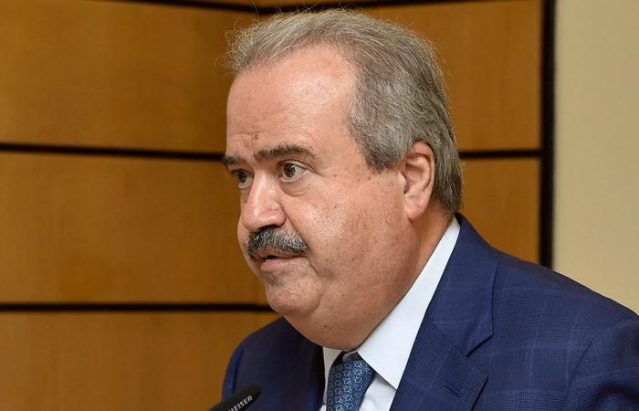 وزير المالية يعلّق سريان عدد من المهل القانونية والعقدية