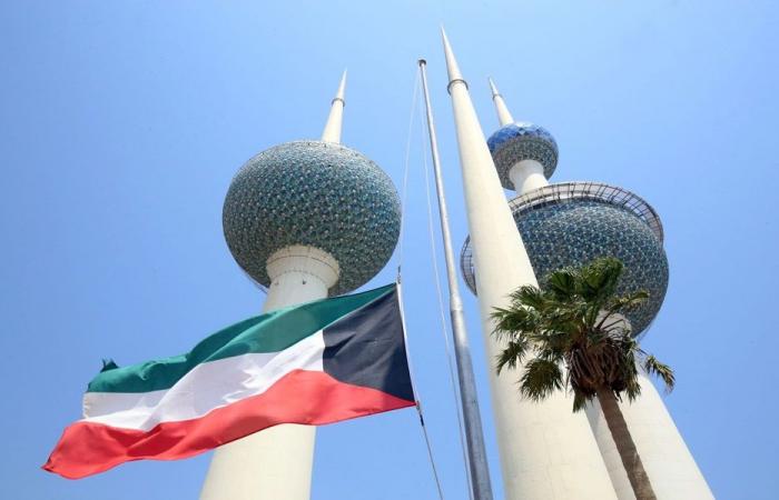 الكويت تبحث مع عُمان وقطر حرية الملاحة في هرمز