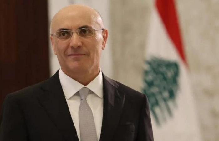 الحجّار يضع إكليلاً على النصب التذكاري الباكستاني