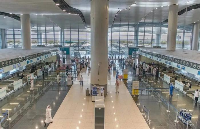 البحرين وقطر تدينان الاعتداءات الحوثية على مطار الرياض