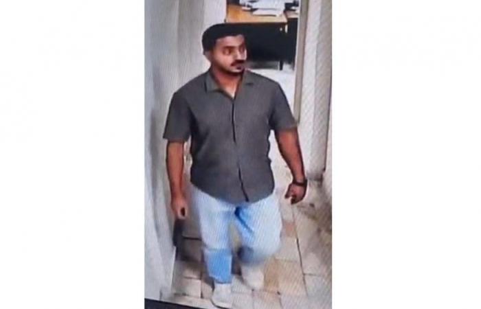 بالصورة: مطلوب بجرمي تخريب وتحقير… هل من يعرف عنه شيئًا؟