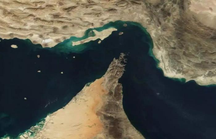 الحرس الثوري: عبور هرمز رهن بإذن إيران