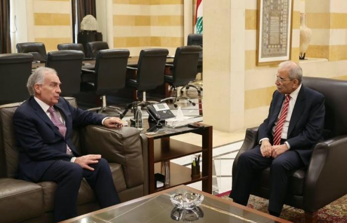 سلام يبحث مع أرنو تطورات المنطقة ومستقبل اليونيفيل